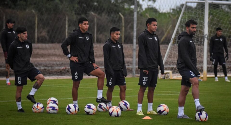 Bolívar quiere encadenar su décimo partido sin derrota ante Blooming