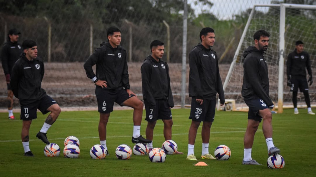 Bolívar quiere encadenar su décimo partido sin derrota ante Blooming