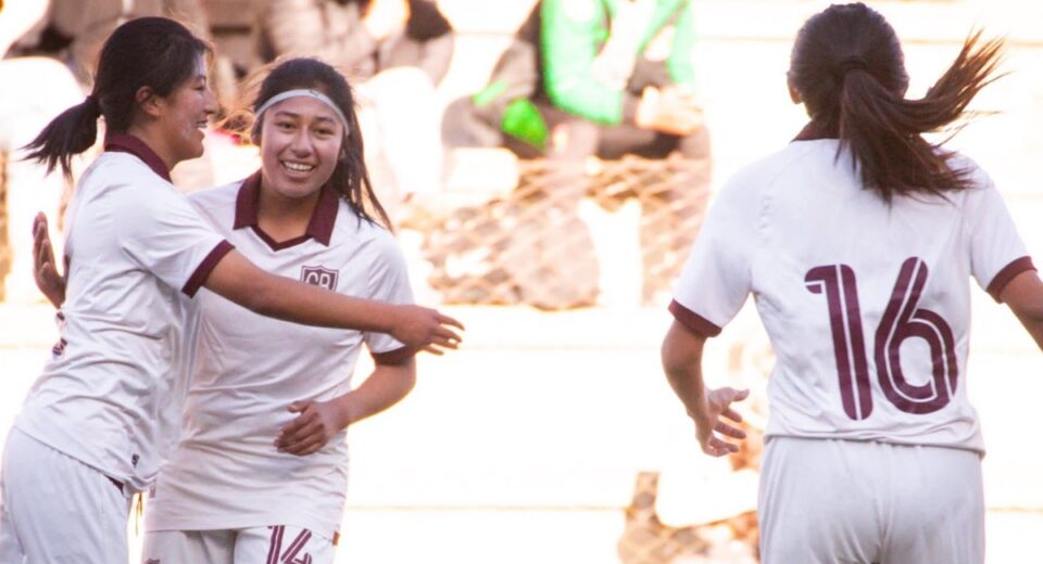 Bolívar Femenino goleó a Illimani y mantiene su invicto en la Primera A