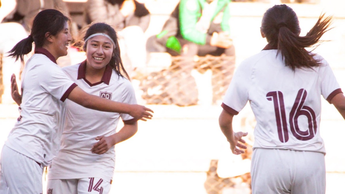 Bolívar Femenino goleó a Illimani y mantiene su invicto en la Primera A