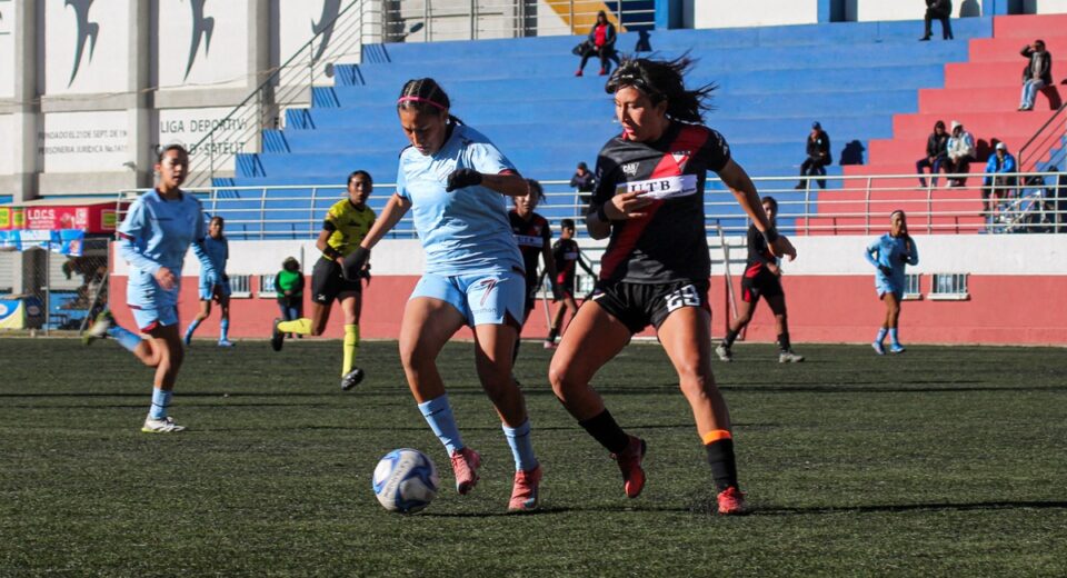 Bolívar Femenino remontó ante Always Ready y se adueñó de la cima Bolívar Femenino remontó ante Always Ready y se adueñó de la cima