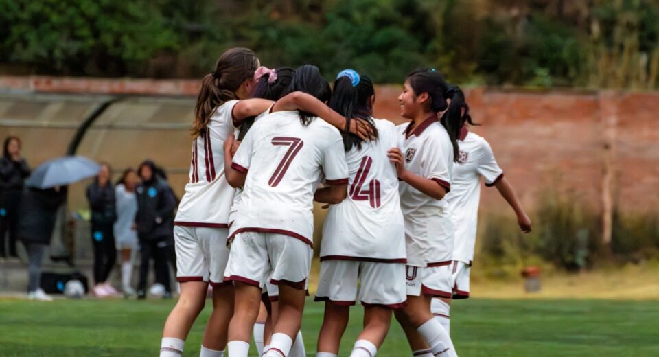 Bolívar Sub-14 ya se encuentra en Paraguay para disputar la CONMEBOL Evolución Bolívar Sub-14 ya se encuentra en Paraguay para disputar la CONMEBOL Evolución