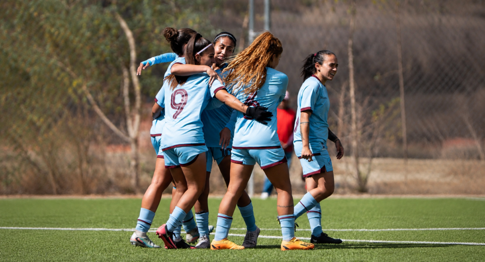 Bolívar Femenino cierra la fase de grupos con una goleada y el invicto intacto Bolívar Femenino cierra la fase de grupos con una goleada y el invicto intacto