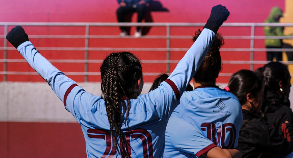 Bolívar Femenino impone su fútbol, golea 4-1 a San Antonio y se consolida en la cima Bolívar Femenino impone su fútbol, golea 4-1 a San Antonio y se consolida en la cima